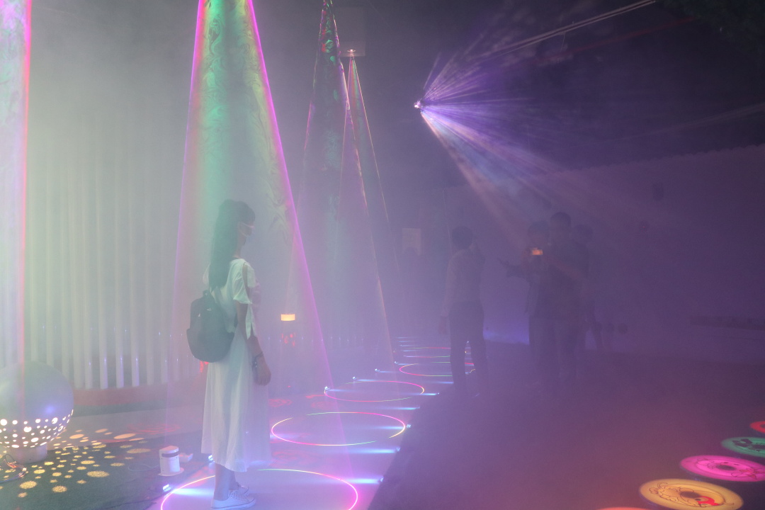 熱烈歡迎廣東職業(yè)技術(shù)學(xué)院光環(huán)境產(chǎn)業(yè)學(xué)院一行到雷色光電參觀學(xué)習(xí)！(圖8)