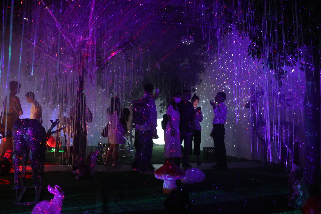 熱烈歡迎廣東職業(yè)技術(shù)學(xué)院光環(huán)境產(chǎn)業(yè)學(xué)院一行到雷色光電參觀學(xué)習(xí)！(圖15)