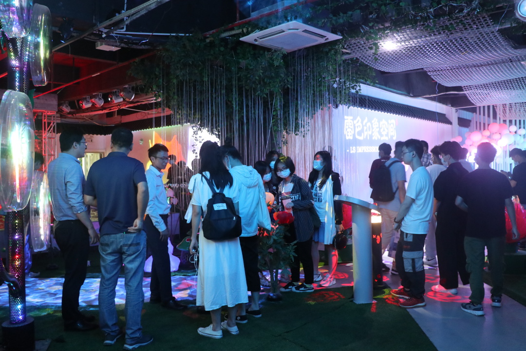 熱烈歡迎廣東職業(yè)技術(shù)學(xué)院光環(huán)境產(chǎn)業(yè)學(xué)院一行到雷色光電參觀學(xué)習(xí)！(圖19)