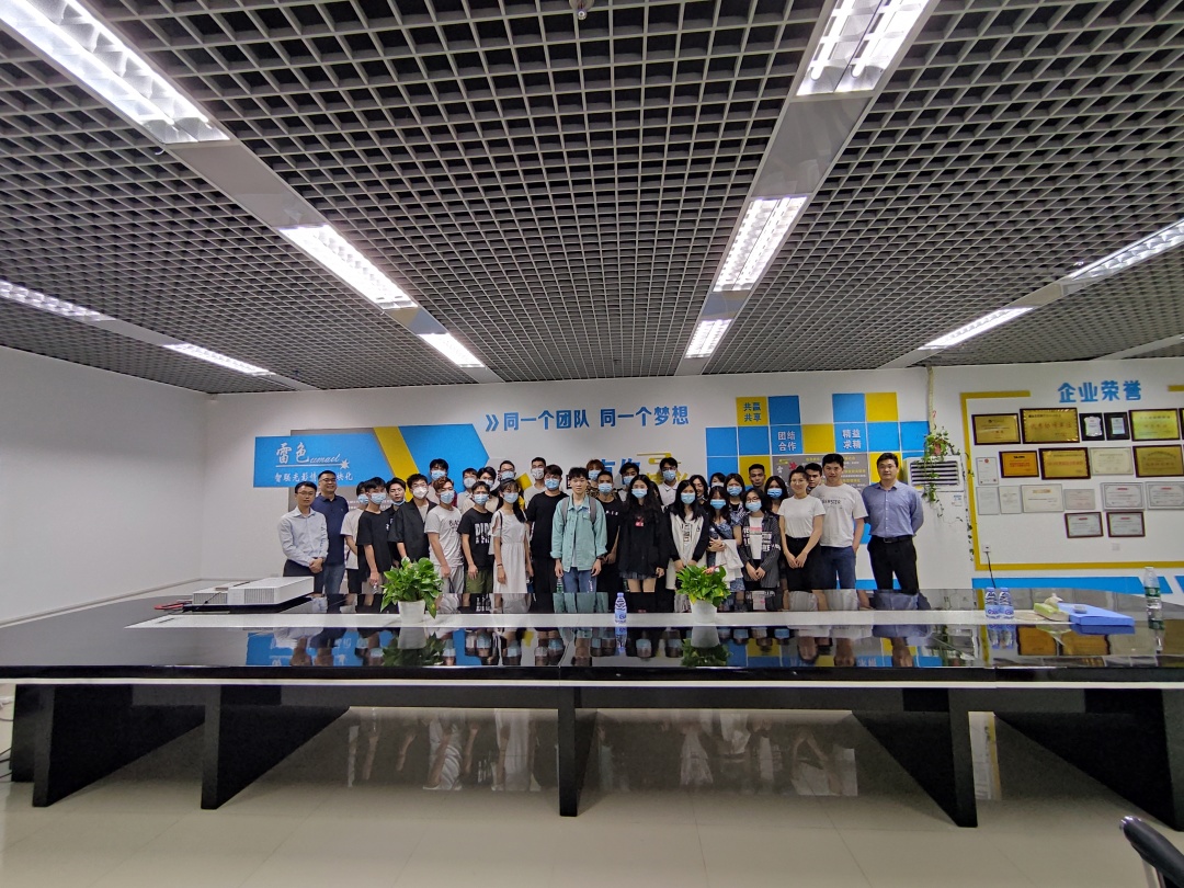 熱烈歡迎廣東職業(yè)技術(shù)學(xué)院光環(huán)境產(chǎn)業(yè)學(xué)院一行到雷色光電參觀學(xué)習(xí)！(圖20)
