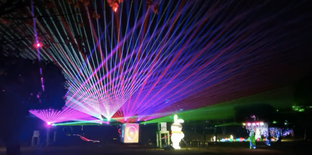 雷色光電打造《夢境光語》夜場燈光秀震撼來襲！(圖7)